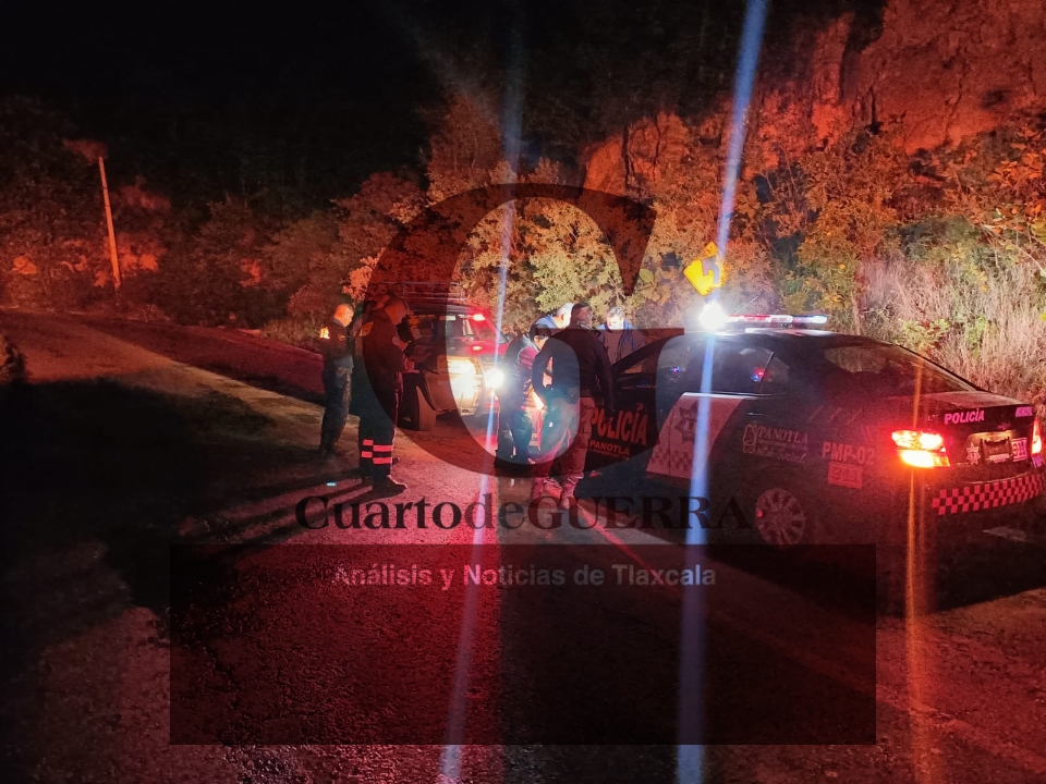 Despojan a trailero de su unidad y lo abandonan, en Panotla
